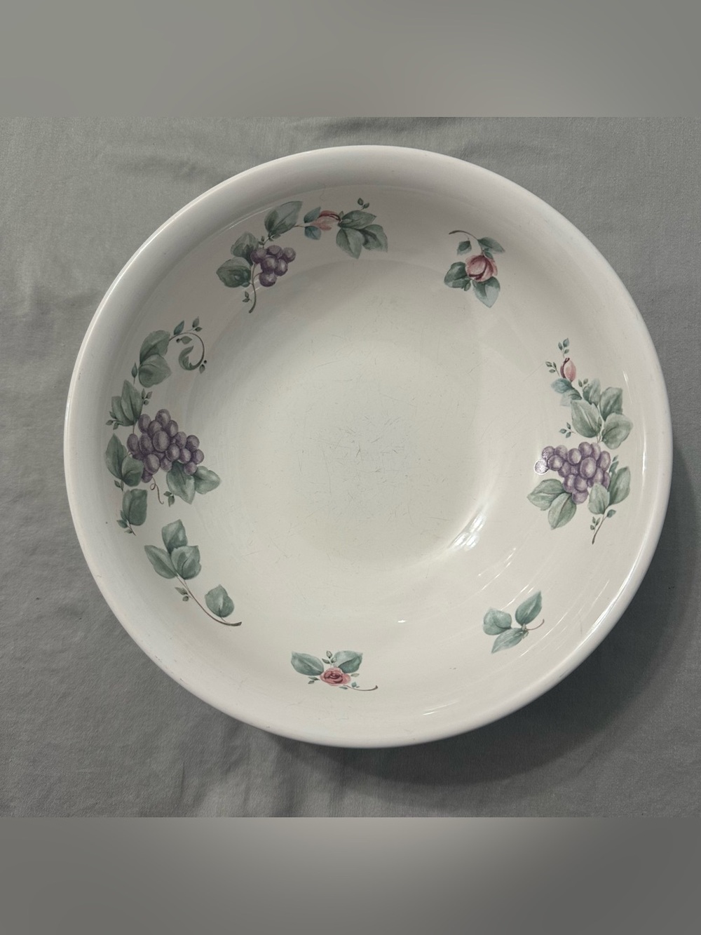 Vintage Pfaltzgraff Grapevine 8.5" Round Vegetable Serving Bowl Stoneware USA